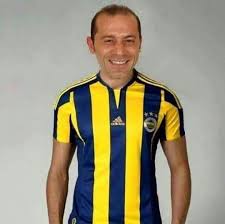 Cüneyt çakır, 23 kasım 1976 tarihinde i̇stanbul'da kuzguncuk semtinde doğmuştur. Ahmet Cakar Auf Twitter Derbide Cuneyt Cakir