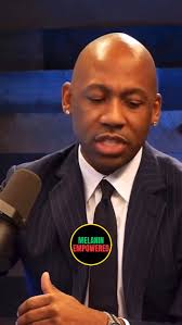 🤯 UNBELIEVABLE: Philly Mom Builds $27,500 Castle for Daughter's Prom  Send-Off! 🏰✨ Philadelphia's own Treva Harris just turned her daughter's  prom into a fairytale with a $27,500, two-story castle. Set up in