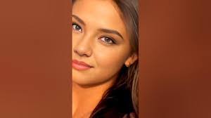 Lilly Hayes's Instagram, Twitter & Facebook