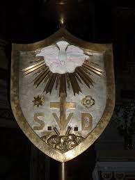 El rezo del mismo es necesario para todo católico.son inimaginables la cantidad de gracias y favores que recibimos cuando lo rezamos diariamente. Heraldica En La Argentina Escudo De La Congregacion Del Verbo Divino