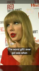 Taylor Swift Reveals the Worst Christmas Present She Ever Received (2012)  #showbiz #hollywood #viral #trending #usa #trendingtiktok #taylorswift  #travuskelce #nfl#music #singe