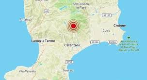 Maybe you would like to learn more about one of these? Terremoto Calabria Di 3 8 Scuole Chiuse A Catanzaro Paura Anche In Sicilia