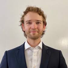 How people see me when I describe myself as an Economist vs an Economic  Historian