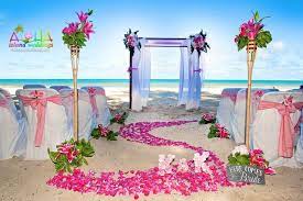 Weddings In Hawaii Oahu Beach Wedding Planners Beach Wedding Planner Beach Wedding Arch Beach Wedding