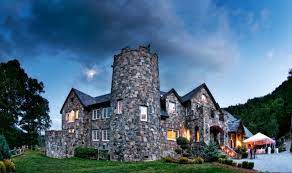 These 10 Spots To Get Married In North Carolina Will Blow Guests Away Wedding Venues North Carolina Castle Wedding Venue Places To Get Married