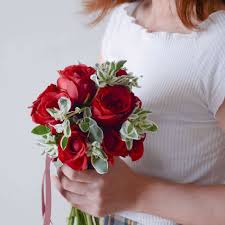 The most popular types are karidnal (scarlet red), mr. Rom Bridal Bouquet Classic Red Afterrainflorist Pj Flower Delivery