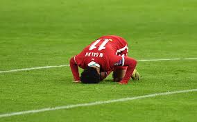 Mohamed salah opened the scoring in the 53rd minute for liverpool after running on to a through ball. Autj7flfusxikm