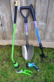 Black and decker lawn and garden tools. Black Decker Introduces Funcional Aesthetic Line Of Gardening Tools