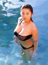 小池栄子の水着画像153枚【ビキニ姿が可愛すぎてやばいです！】 | 水着画像のまとめサイト「mizugazo（ミズガゾ）」