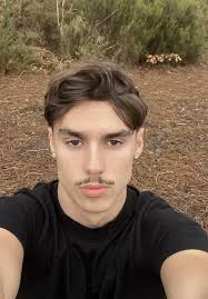 Bernardo Pacheco Refinski (bernardopachecorefinski)