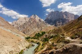 Tajikistan also lies adjacent to pakistan but is separated by the narrow wakhan corridor. Tadschikistan Top 10 Sehenswurdigkeiten Kalpak Travel