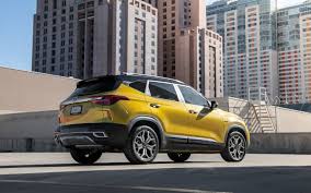 Comparison Kia Seltos Sx 2021 Vs Nissan Rogue Sport Sl 2020 Suv Drive
