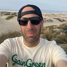 Davison Frizzell (@DavisonFrizzell)