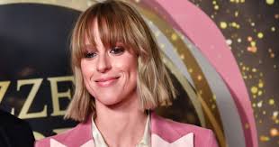 Scalati, asimmetrici, lisci e con boccoli o leggermente mossi. Federica Pellegrini Bomba Dell Espresso Patto D Affari E Potere Col Magnate Ucraino Dove Sono Finiti I Suoi Soldi Libero Quotidiano