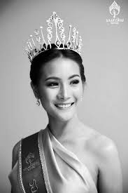 What's more american than a beauty queen? Beauty Queen Dies From Crash Injuries