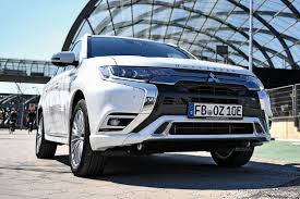 Here you will find fuse box diagrams of mitsubishi outlander phev 2014, 2015, 2016, 2017, 2018 and 2019, get information about the location of the fuse panels inside the car, and learn about the. Plug In Hybrid Im Dauertest Mitsubishi Outlander Phev Autobild De