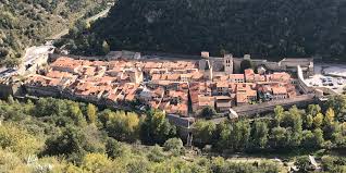 L'office de tourisme vous ouvre ses portes à l'entrée de la cité porte de france. Villefranche De Conflent Nestled In The Catalan Pyrenees La Ramoneta
