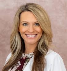 Kelly Hyder's Instagram, Twitter & Facebook