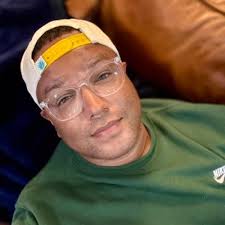 Nina *BEAM* (@BaldHeadQueen)