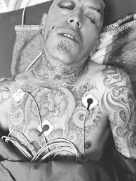 imágensensible #alertaimágensensible #porfavorcompartir #LaPaz El Hospital  de Clínicas de La Paz, busca con suma urgencia a los familiares del  paciente Daniel Gerardo Caceres Neyrot de edad 40 años, quien fue llevado la