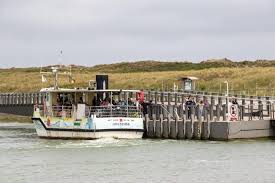 Shower/wc in the pool area, children's pool, slide, tennis (extra), badminton (extra), children's playground (slide, swing, sandbox). The Ferry Visit Nieuwpoort