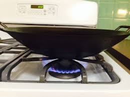 Set your burner on medium and let your pan of oil heat for around 5 to 10 minutes. Tips For Using Wok On A Gas Stove Wok Star Eleanor Hoh
