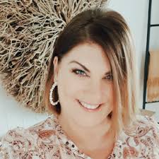 Tori Doyle's Instagram, Twitter & Facebook