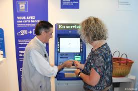 Banque postale agence de brest recouvrance département 29 finistère ses locaux se situent en région bretagne, département finistère, dans la ville de brest 29200, au 53, rue armorique ( latitude: Retirer De L Argent Sans Sa Carte Bleue Possible Dans Les Automates De La Poste Cote Brest