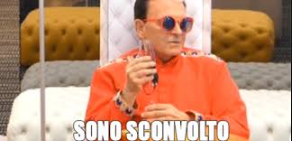 Autore di molti testi, realizza alcuni dei brani di maggior successo della musica italiana, apprezzati da pubblico e critica. Malgioglio Gif Uccelli
