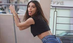 Μπορεί η άννα μαρία βέλλη να αγωνίζεται στο survivor στην άλλη άκρη της γης, όμως εδώ στην ελλάδα παρακολουθεί ωστόσο τα πράγματα δεν φαίνεται να εξελίσσονται καλά στο survivor για την άννα μαρία βέλλη, καθώς έχει προκύψει θέμα με την παραγωγή του ριάλιτι επιβίωσης να ανησυχεί. Survivor Anna Maria Bellh Glentaei Toys Paiktes Toy Rialiti Sto Diadiktyo Vid Pic Sportime Gr