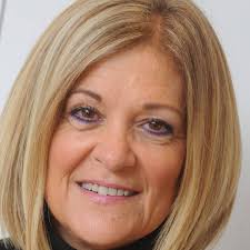 Sandra Elsasser's Instagram, Twitter & Facebook