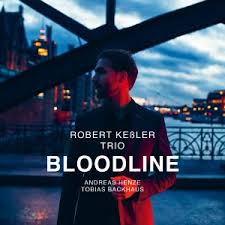 Ja wenn man sich eine eigene zucht aufbaut und dann mit dem gp über dem gp liegt der öffentlich zu haben ist wird in der regel mutter mit sohn und vater mit tochter verpaart. Happy Release Day Heute Bloodline Robert Kessler Trio Glm Music Gmbh