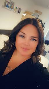 A very Happy 39th Birthday to my favourite youngest daughter Laura, have a  great time in London today & the weekend, love u millions, all our love Mum  & Steve xxxxxxxxxxxxx