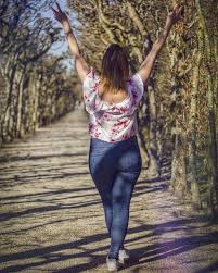Bayreuth Ist Bekanntlich Die Stadt Der Starken Frauen Wilhelmine Hat Uns Ein Unesco Welterbe Hinterlassen Cosima Wagner Hat Das Werk Ihr In 2020 Legging Fashion Pants
