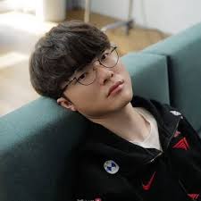 呃⋯⋯這個必須提告！