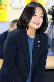 차가운 샤퀴테리와 가벼운 와인… 홈파티가 시작된다. ì „ë¬¸ ë…¸ë§ˆìŠ¤í¬ ì™€ì¸ íŒŒí‹° ìœ¤ë¯¸í–¥ ê¸¸í• ë¨¸ë‹ˆ ìƒì‹  ì—°ë½ ì•ˆ ë‹¿ì•„ ê·¸ë¦¬ì›€ ë‚˜ëˆ  ì¢…í•© Zum ë‰´ìŠ¤