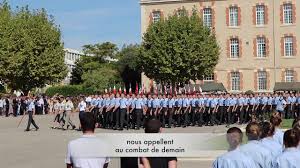 Sauter à la navigation sauter à la recherche. Defile 2e Compagnie Lycee Militaire Aix En Pce Youtube