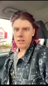 cringe*** who does this??? 🤣🤣🤣🤣