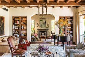 Repeated arches may frame a courtyard and continue into the interior. Ferguson Shamamian S Spanish Colonial House Period Homes