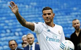 Hernandez retornou ao real madrid após um período emprestado à real sociedad. Theo Hernandez Absolvierte Angeblich Seinen Medizincheck In Italien Tribuna Com