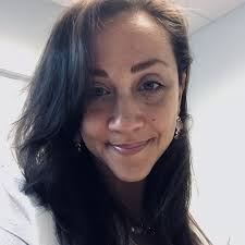 Anne Howey's Instagram, Twitter & Facebook