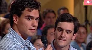 Alonso guerrero era un joven brillante profesor eventual del ramiro de maeztu. La Primera Vez En Television De Pedro Sanchez Con Solo 25 Anos Al Lado De Javier Sarda Ecoteuve Es