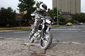 The 2009 kawasaki klx250sf lands in the middle of the road with a msrp of just $5,299. 2009 Kawasaki Klx250sf