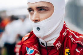 Lewis Hamilton heeft al 5 discrete bezoeken gebracht aan Ferrari in  Maranello
