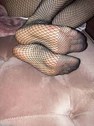 Seductive soles in fishnets 🖤 nudes | GLAMOURHOUND.COM