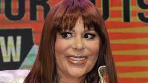 Alejandra gabriela guzmán pinal (née le 9 février 1968) est une. Se Le Pasa La Mano Alejandra Guzman Queda Irreconocible Con Tratamiento Facial Erizos
