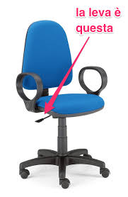 I prodotti proposti spaziano dall'ufficio, al contract, alla collettività con una nuova visione in ottica smart working. Sedia Da Ufficio Che Si Abbassa Da Sola Come Aggiustarla Facciamo Chiarezza A L B E R T O 4 H O U S E
