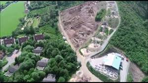 Steven spielberg conseguiu dar a volta completa na indústria do entretenimento com jogador nº 1 mas uma aventura que tem o alto nível de fantasia, ação, diversão e jovens gente boa das suas. Aventura Der Spielberg In Medebach Aventura Der Spielberg In Medebach Facebook