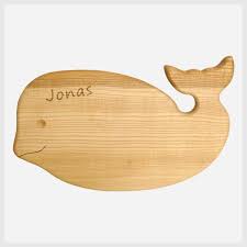 Fruhstucksbrett Wal Mit Gravur In 2020 Bretter Esche Holz Und Gravur