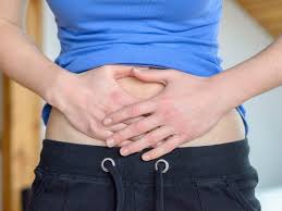 Este dolor provoca sensibilidad, malestar intenso y rigidez en la región del abdomen. Dolor De Estomago Escalofrios Nauseas Cocinadelirante